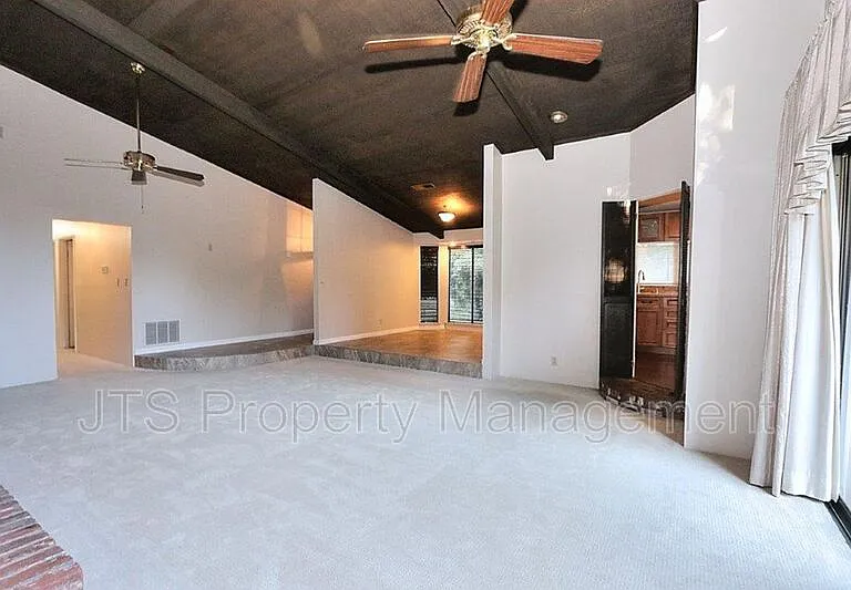 1060 Sand Bar Cir — Photo 20