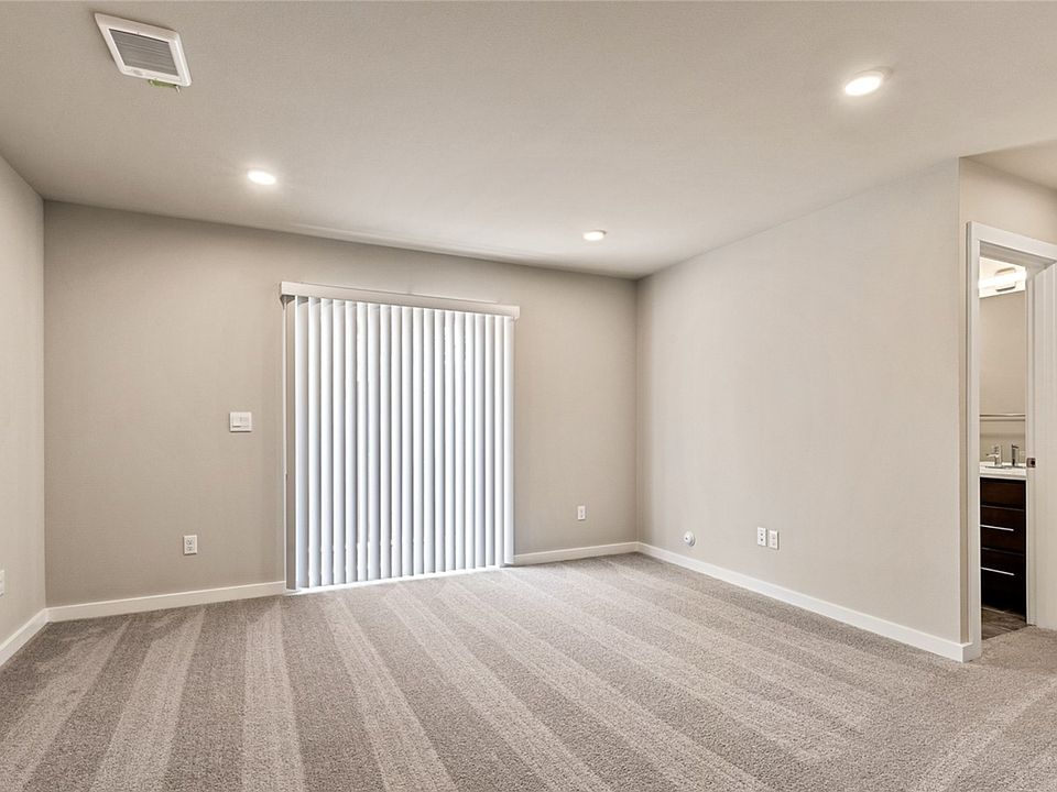 1st image of 323 207th St SE