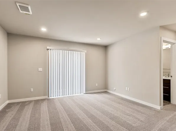 323 207th St SE, Bothell, WA 98012