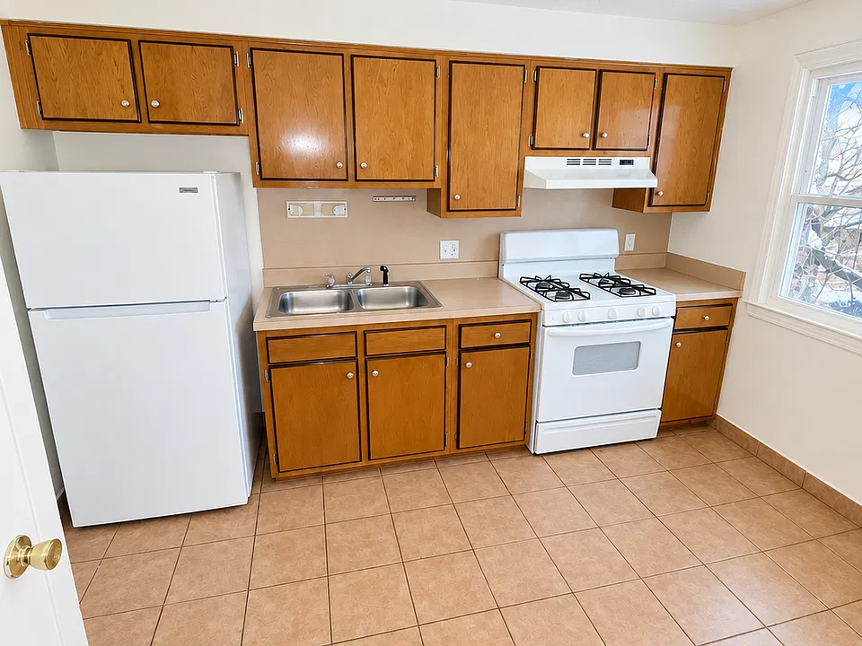 455 Midland Ave #2
