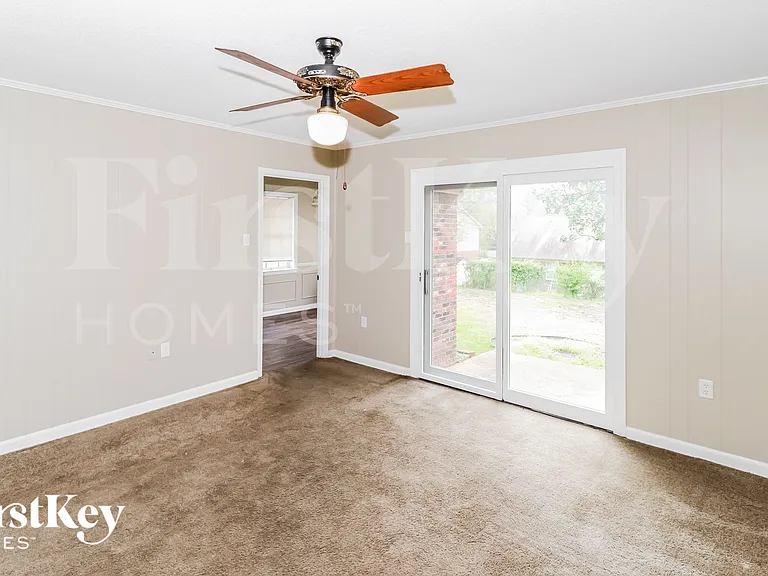 5373 Banbury Ave — Photo 8