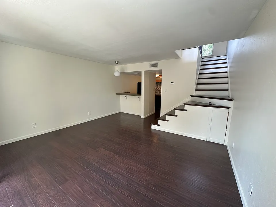 1600 N Wilmot Rd #311