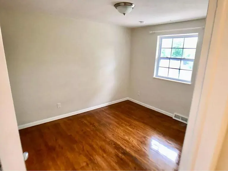 3412 Woodman Dr — Photo 9