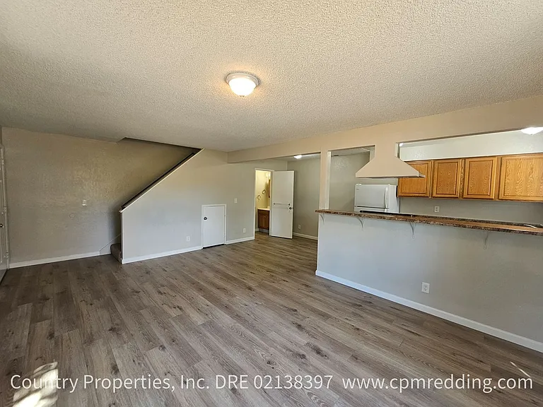2951 Robert Ct — Photo 4