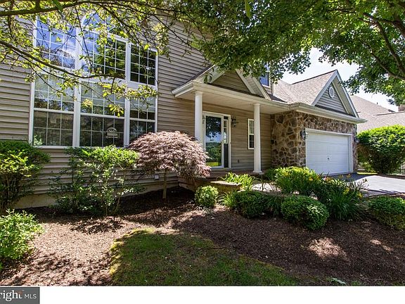 2nd image of 77 Foxcroft Ln