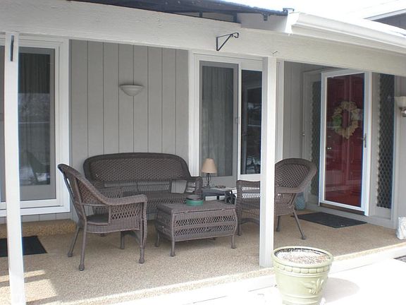 2nd image of 5091 Pebble Ln