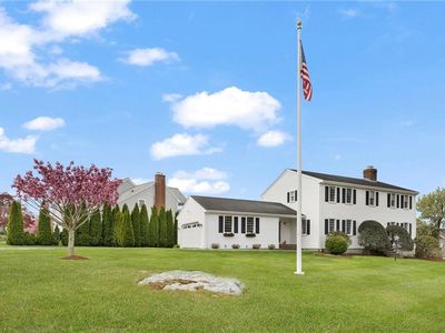 24 Patricia Ann Dr, Bristol, RI, 02809