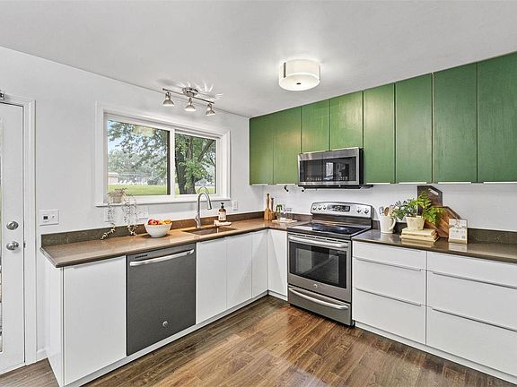 5th image of 11841 Sologne Ct