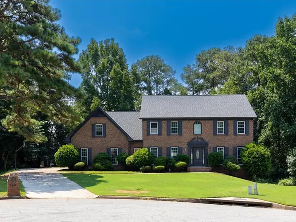 560 Trombley Bay Ln, Lawrenceville, GA 30044