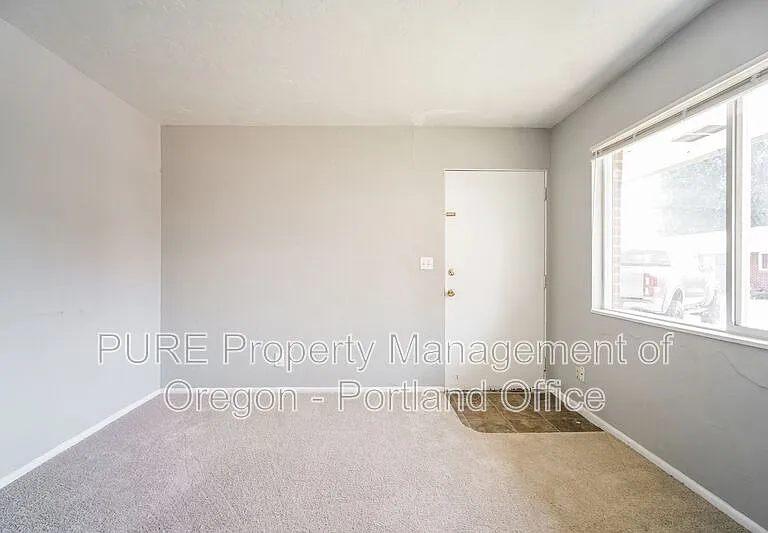 1049 SE Walnut St #7 — Photo 6