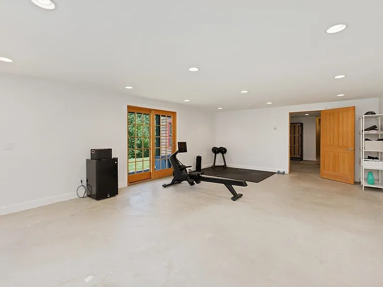 662 Hurricane Rd — Photo 43