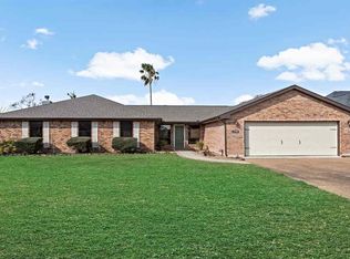 118 Skylark Ave, Bridge City, TX 77611