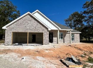 6 Sassafras Dr, Carriere, MS 39466