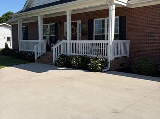 202 Roscoe Dr, Greer, SC 29651