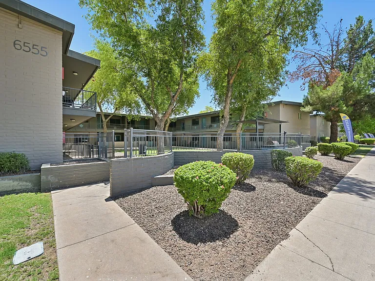Cornell Apartments — Photo 6