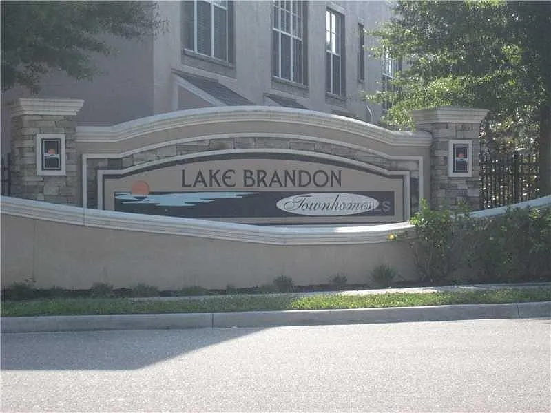 Building Photo - 2531 Lexington Oak Dr