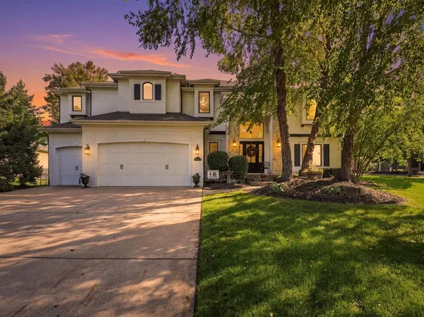 16253 Stearns St, Overland Park, KS 66221