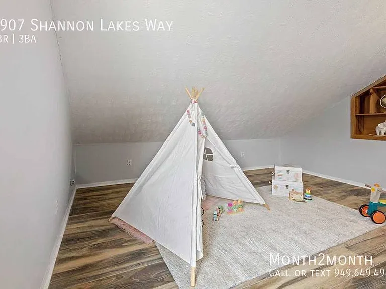7907 Shannon Lakes Way — Photo 24
