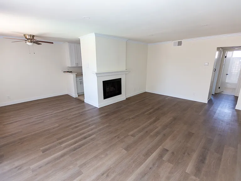 13830 Moorpark St #205 — Photo 6