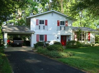 3712 Moss Dr, Annandale, VA 22003