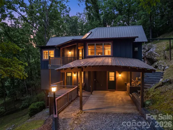 145 Hiaway Trl, Clyde, NC 28721
