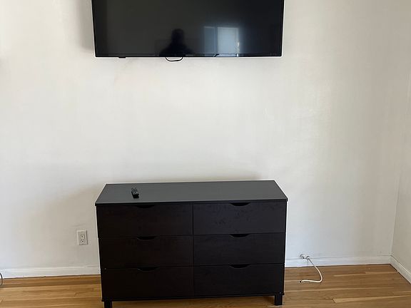 2nd image of 638 Howland Dr APT 3