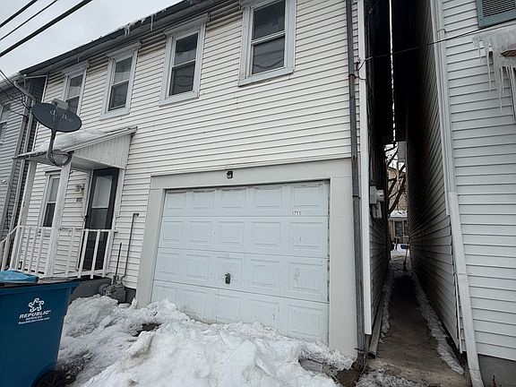 2nd image of 1711 Franklin St