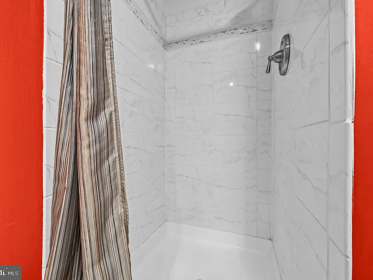 6837 Malton Ct — Photo 36