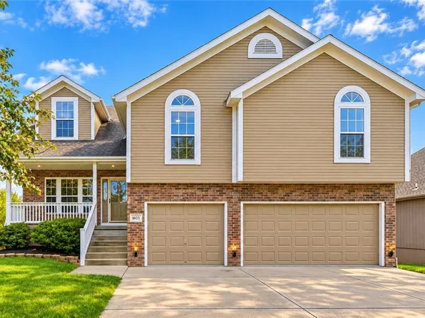 1603 180th Ter, Smithville, MO 64089