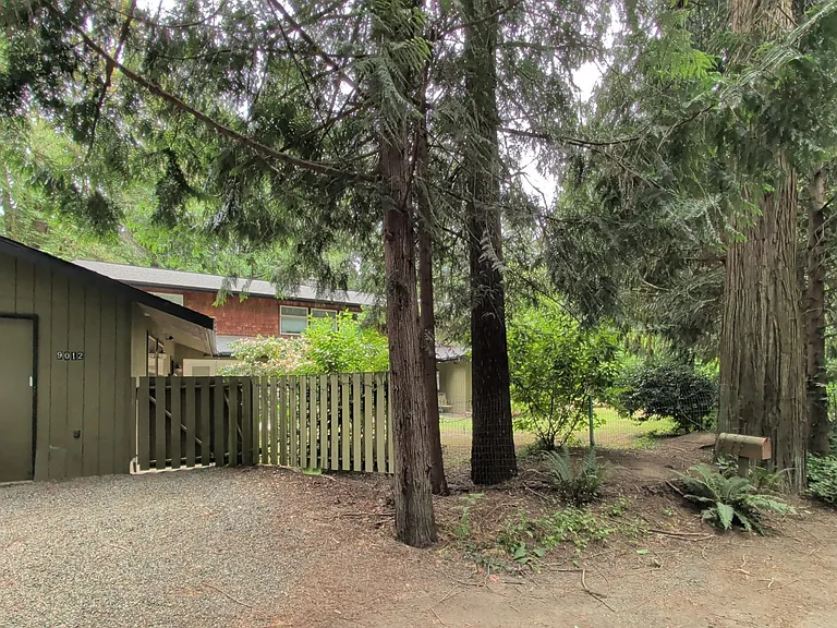 9012 Nisqually Way NE — Photo 4