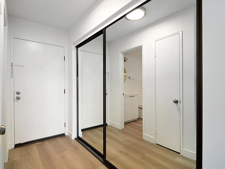 22100 Burbank Blvd #259G — Photo 5