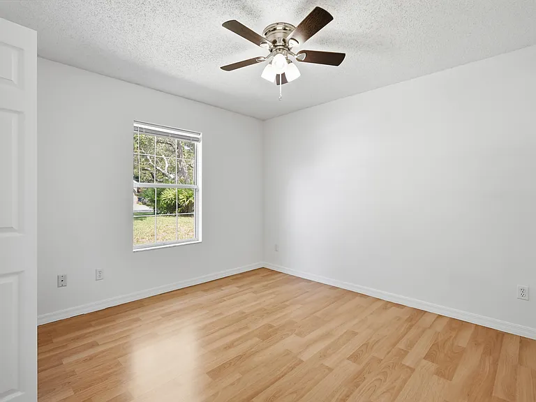 341 Shamrock Rd — Photo 21