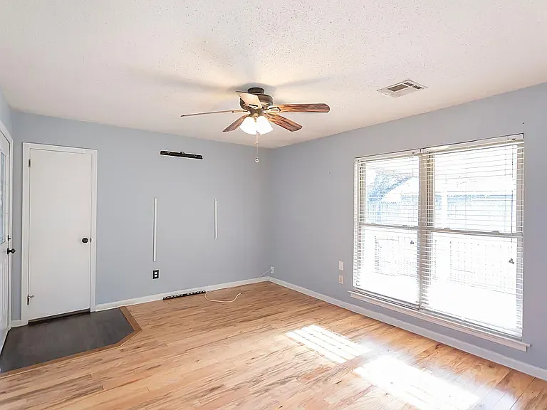 130 Country Club Dr — Photo 30