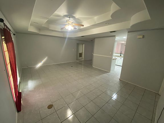 4th image of 5823 La Quinta Ln