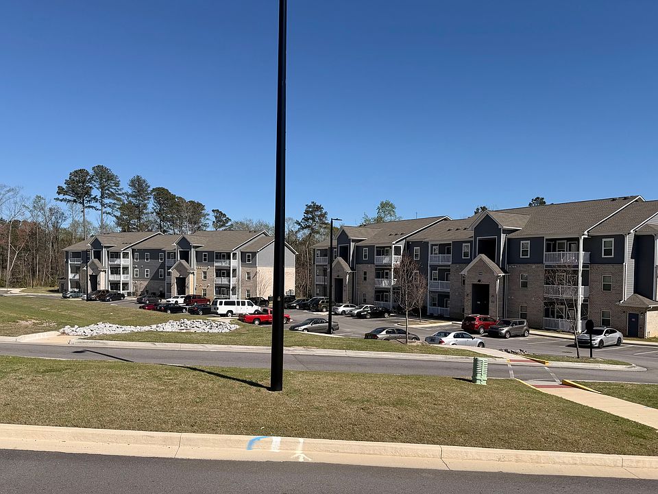 1st image of 200 Lakeview Dr #723