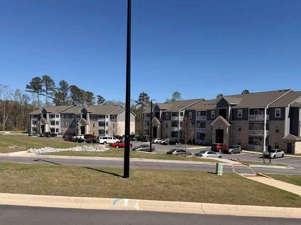Lakeview Terrace Apartments