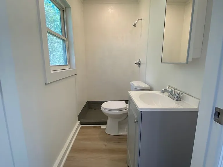 2106 S Andrews Cir — Photo 3