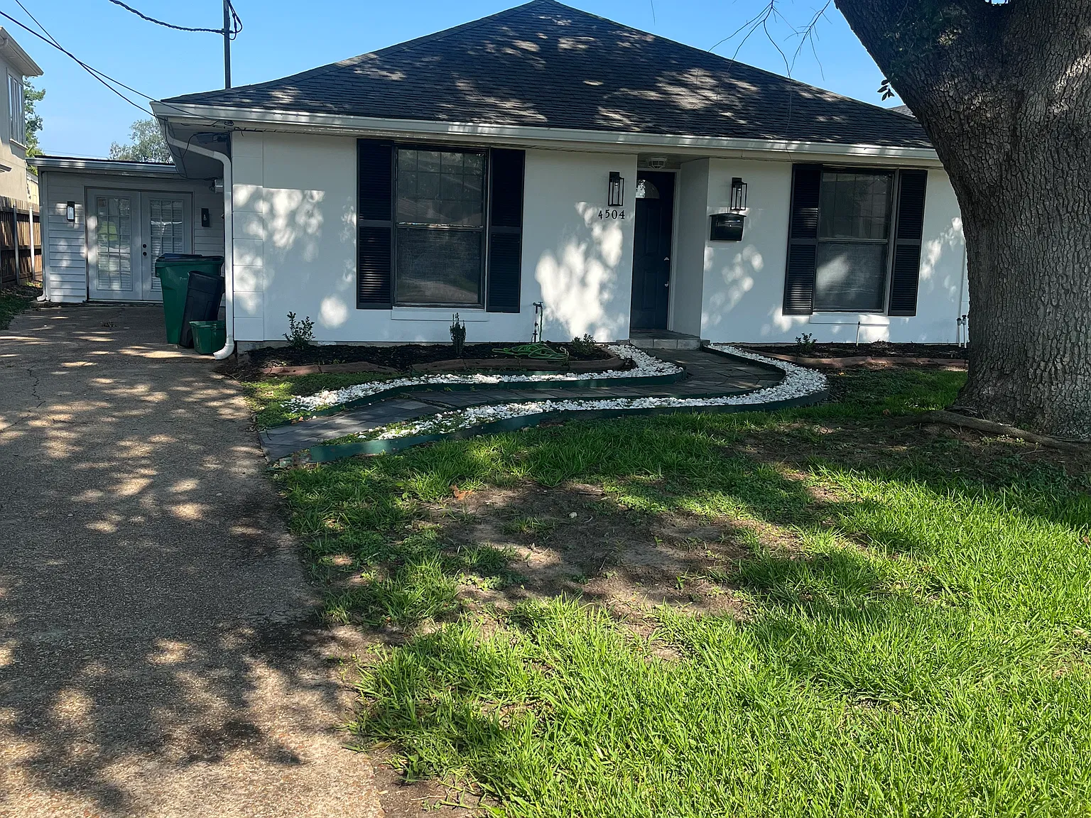 4 bed, 2250 sqft, $2,690 — Photo 2
