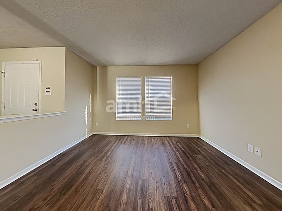 3rd image of 706 Edgewood Ct