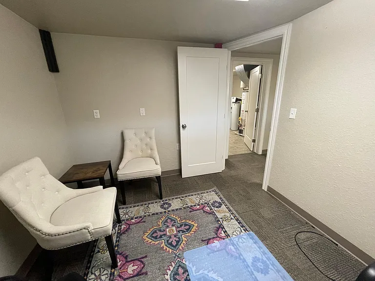 1225 N Main St — Photo 28