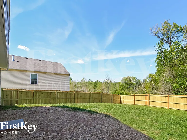 545 Lakewood Glen Ct — Photo 15