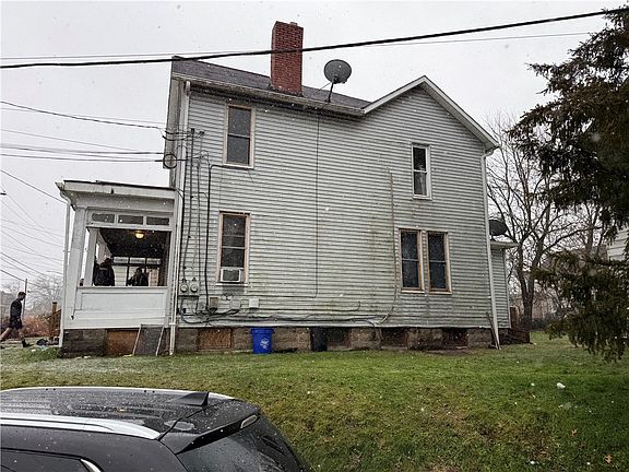 4th image of 210 Mercer St