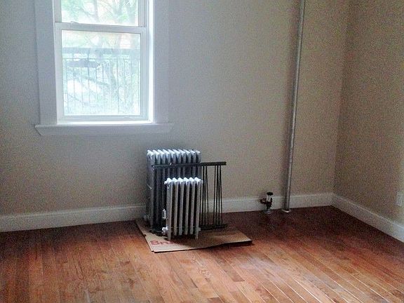 3rd image of 136 Herkimer St APT 1C
