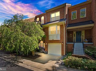 10227 Aspen Willow Dr, Fairfax, VA 22032