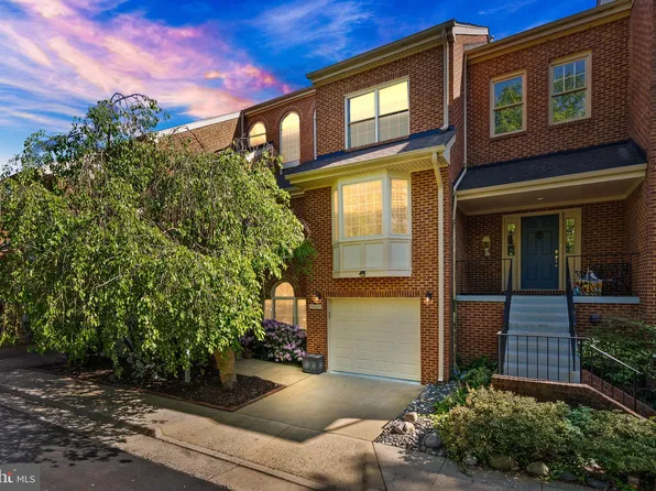 10227 Aspen Willow Dr, Fairfax, VA 22032