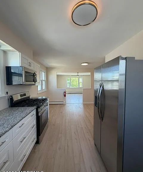 445 E Bayview Ave — Photo 4