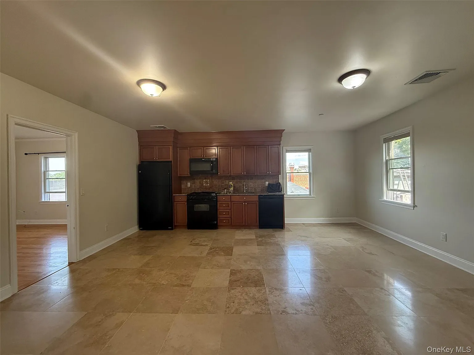 1 bed, 1.0 bath, 650 sqft, $2,250 — Photo 2