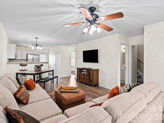 5th image of 1423 Jasper Ridge Dr
