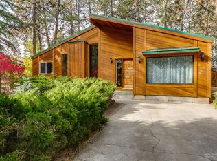 61201 Larkwood Dr, Bend, OR 97702