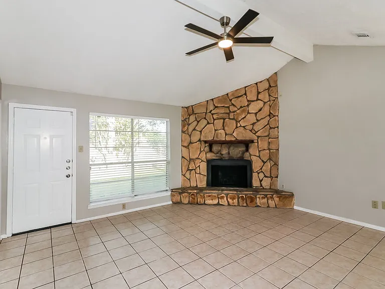 10111 King Ranch Ln — Photo 3